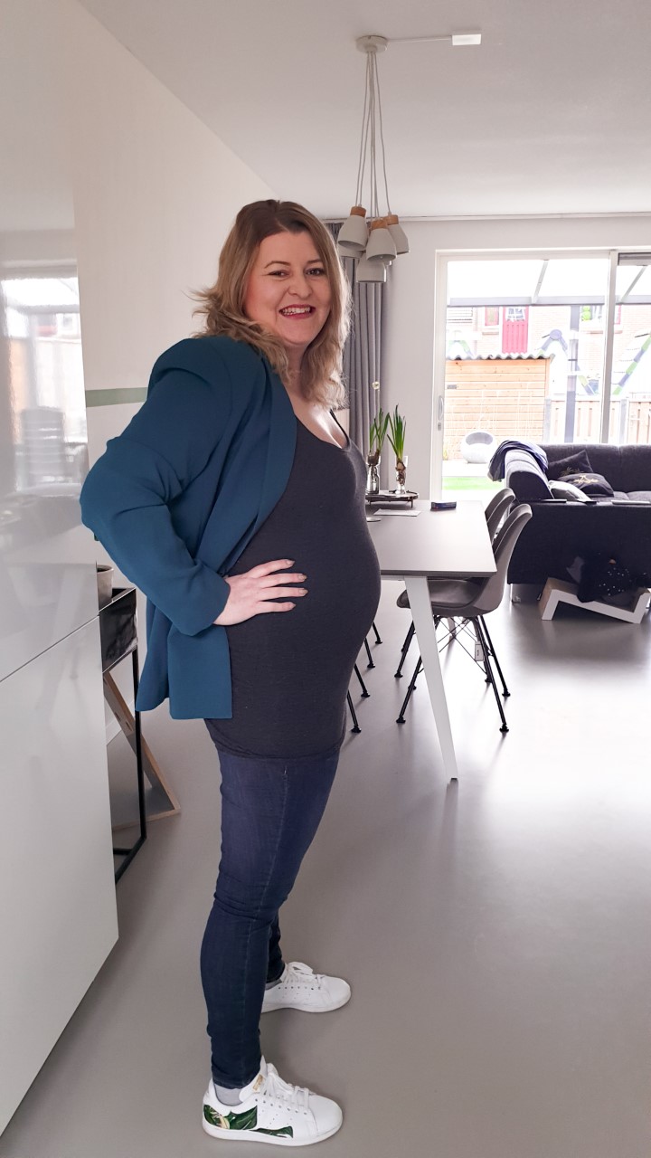 Zwanger! 15 weken wordt het een jongen of meisje wat denk jij? - Happy Ayla